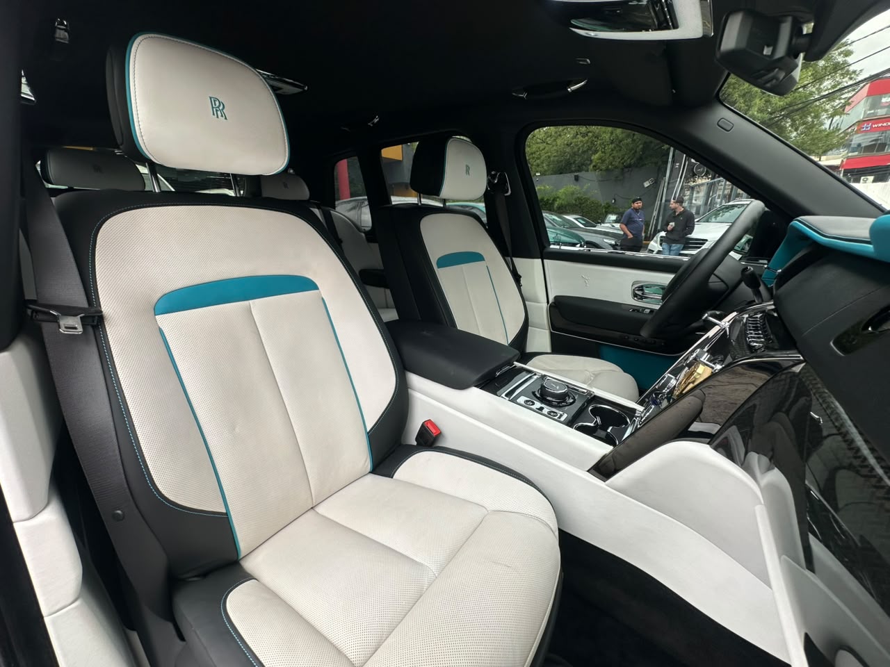 CULLINAN BLACK BADGE