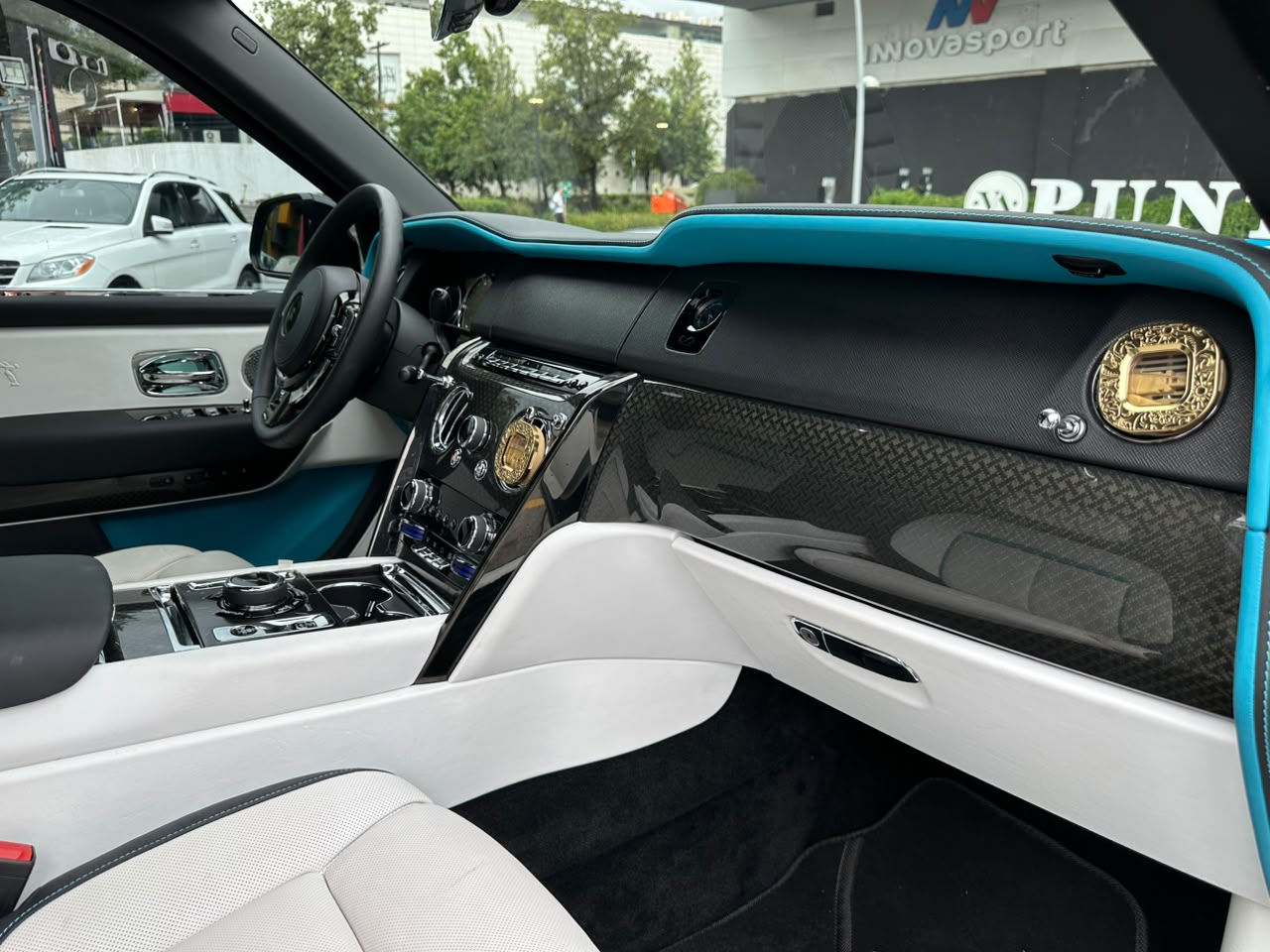 CULLINAN BLACK BADGE