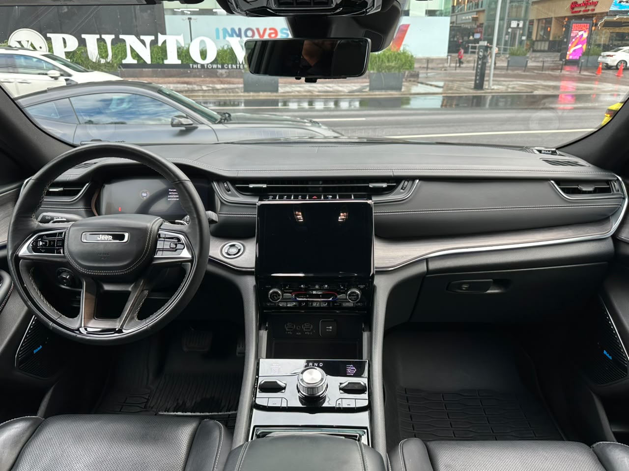 GRAND CHEROKEE OVERLAND