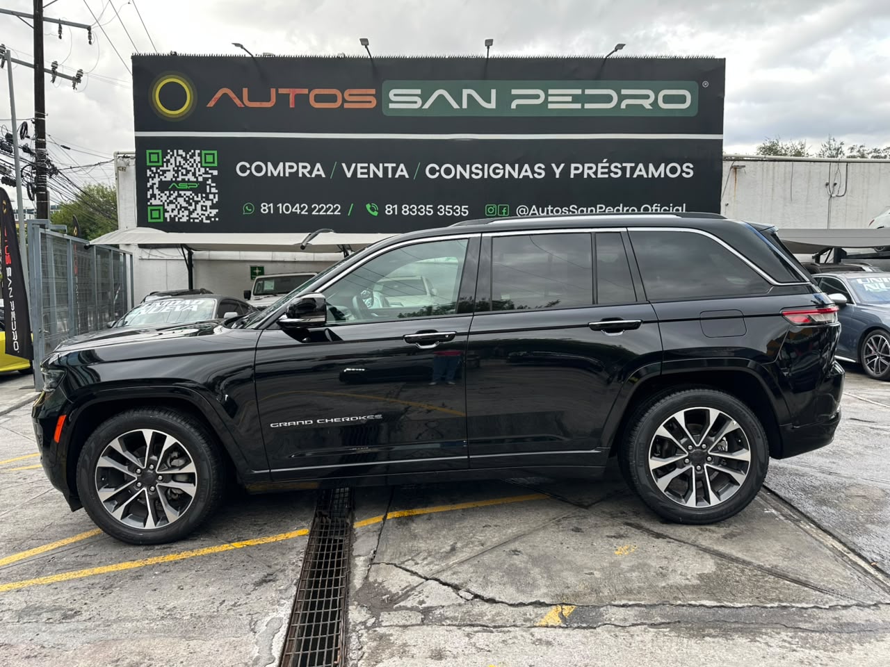 GRAND CHEROKEE OVERLAND