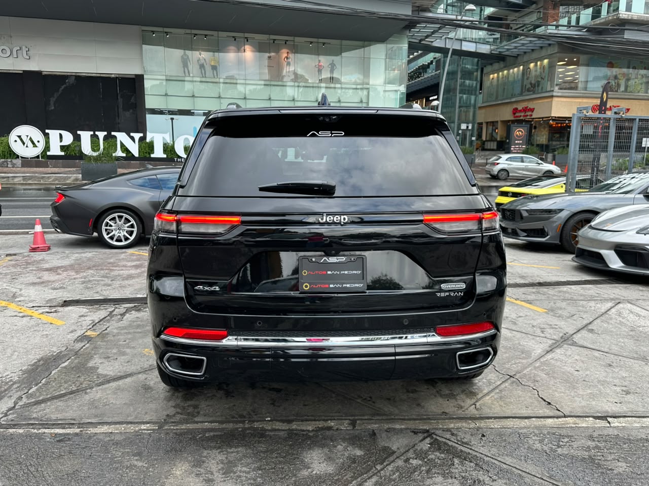 GRAND CHEROKEE OVERLAND
