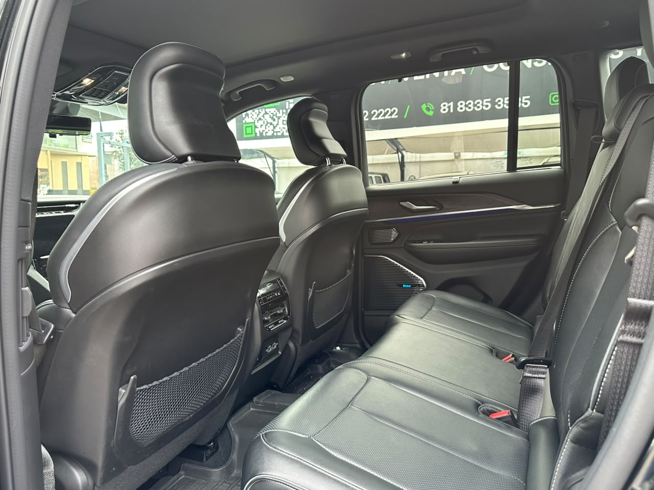 GRAND CHEROKEE OVERLAND