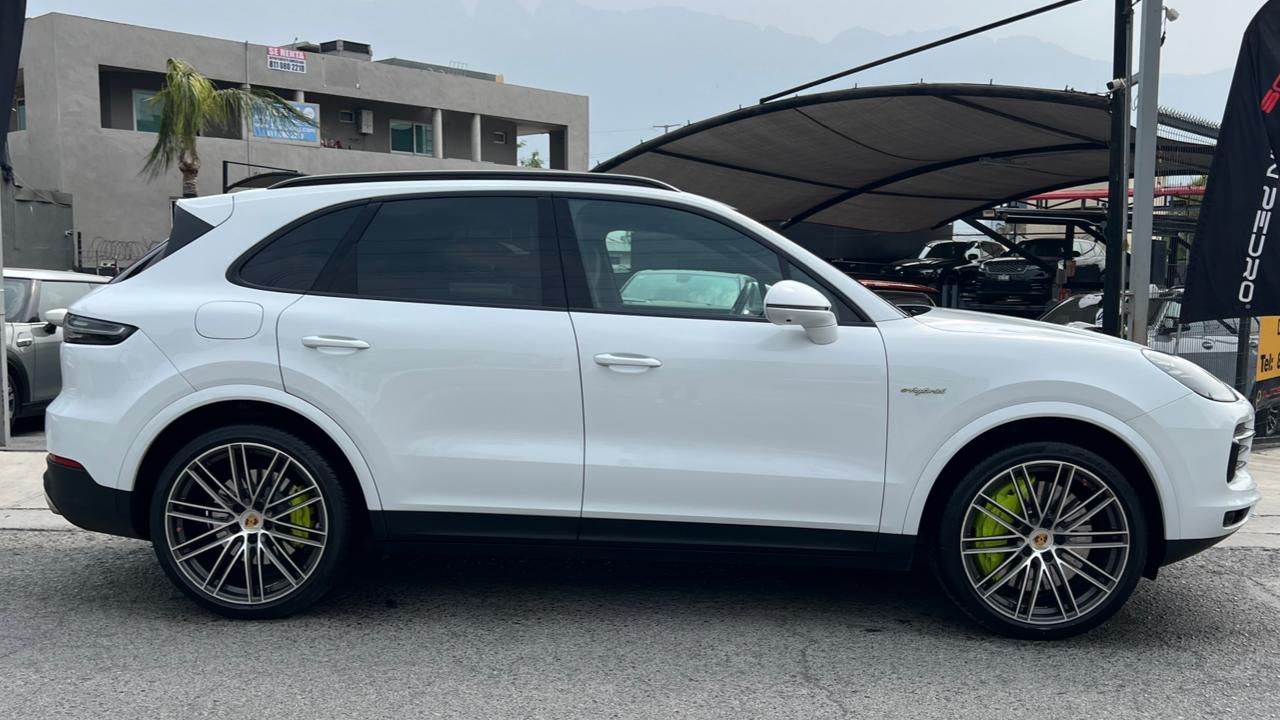 Porsche CAYENNE E-HYBRID 2021