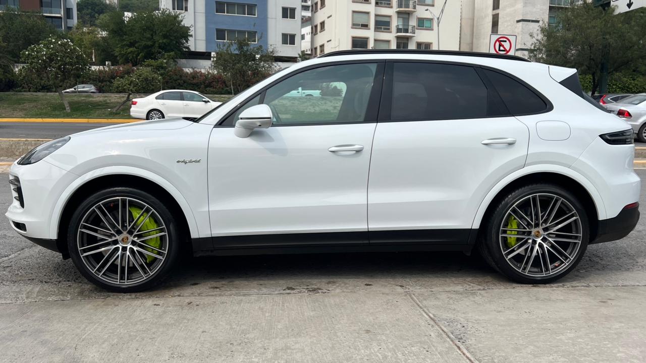 Porsche CAYENNE E-HYBRID 2021