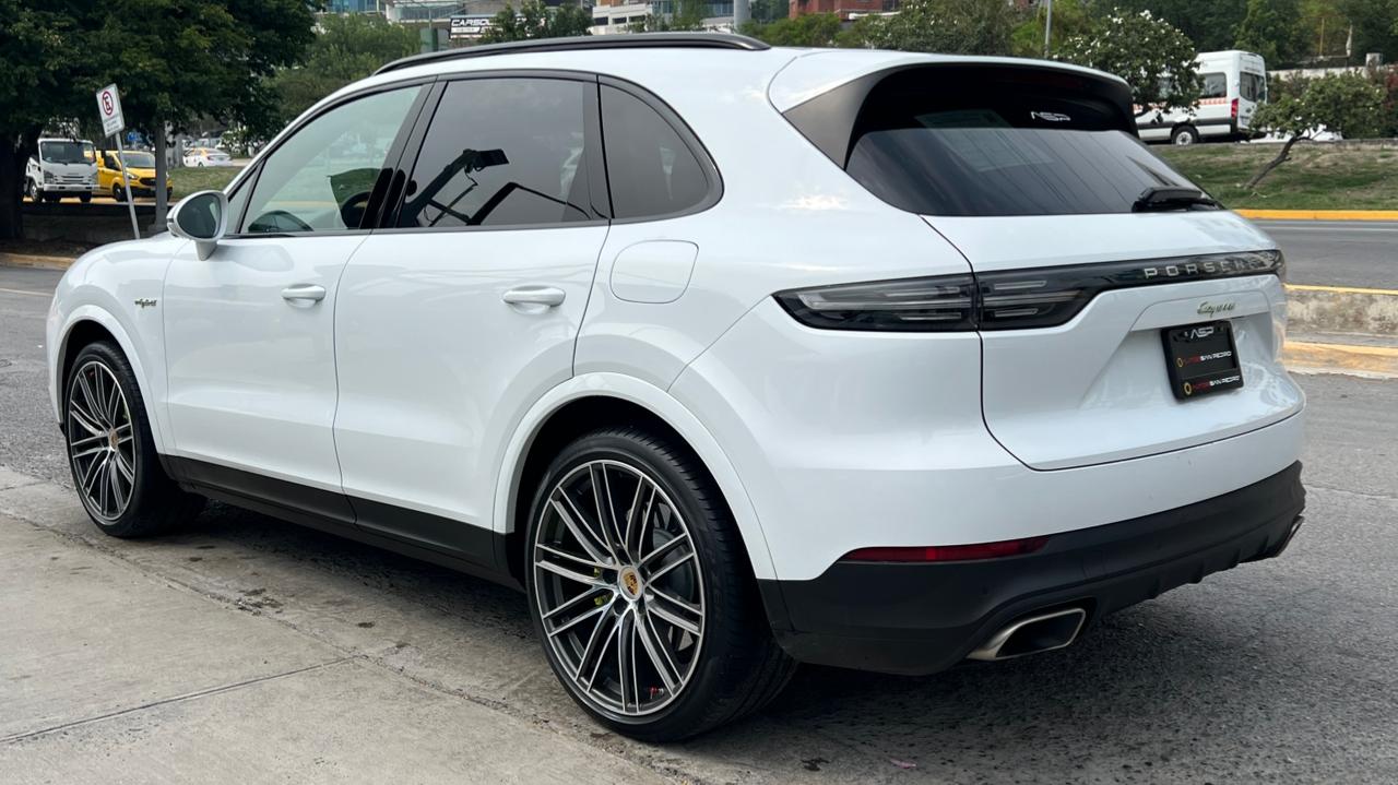 Porsche CAYENNE E-HYBRID 2021