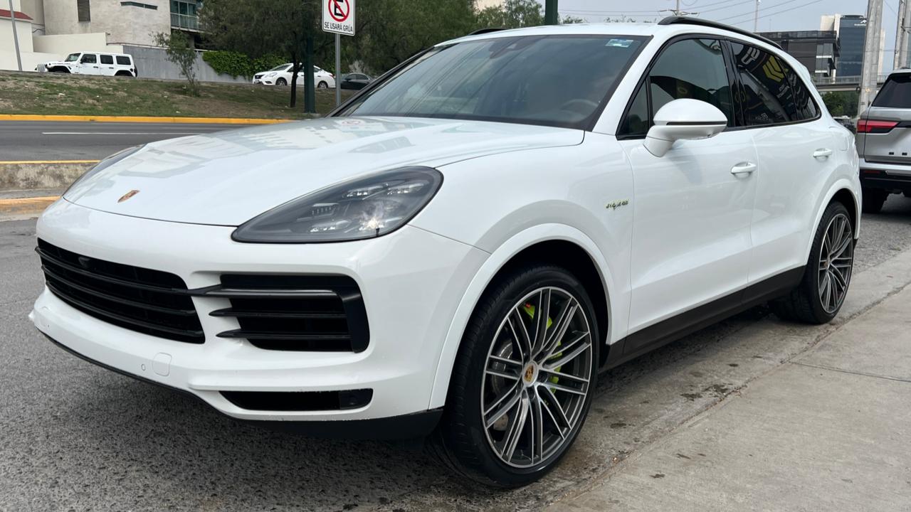 Porsche CAYENNE E-HYBRID 2021