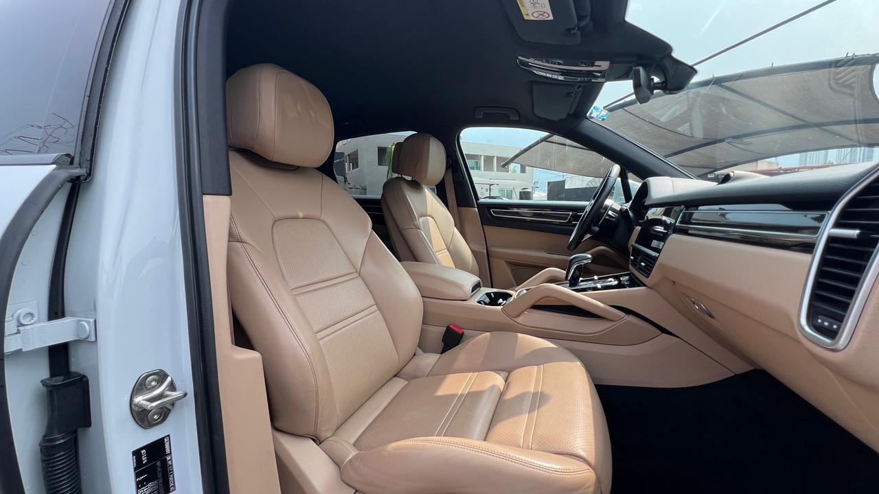 Porsche CAYENNE E-HYBRID 2021