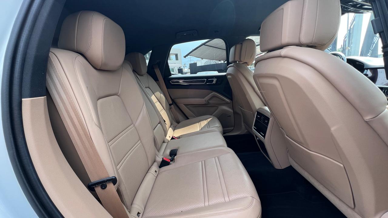 Porsche CAYENNE E-HYBRID 2021