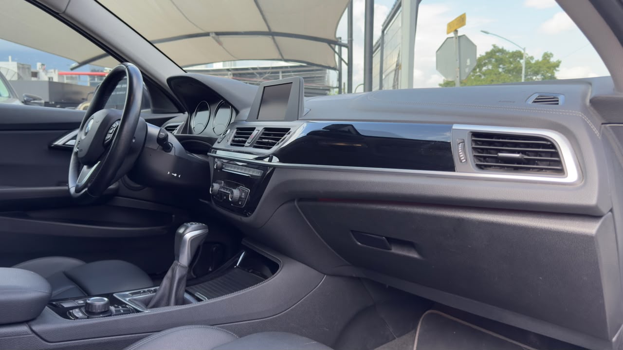BMW 118I SPORTLINE 2019