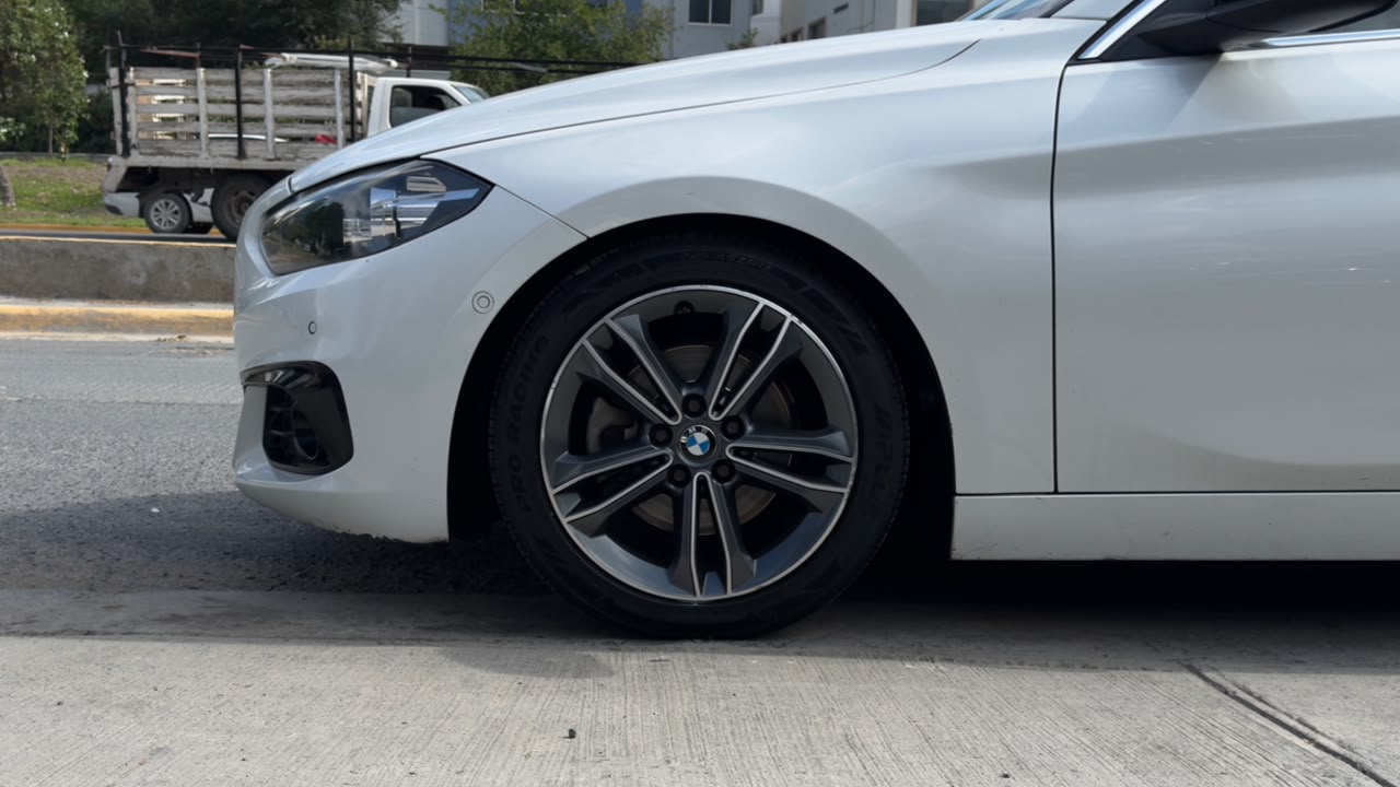 BMW 118I SPORTLINE 2019