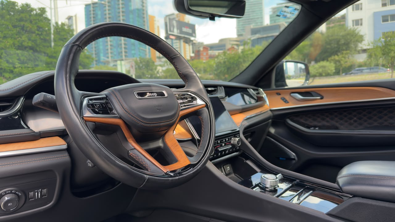 JEEP GRAND CHEROKEE SUMMIT 2023