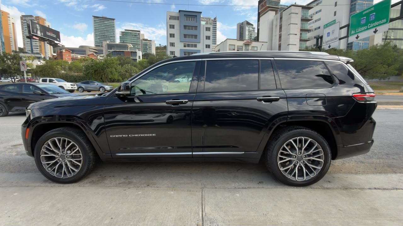 JEEP GRAND CHEROKEE SUMMIT 2023