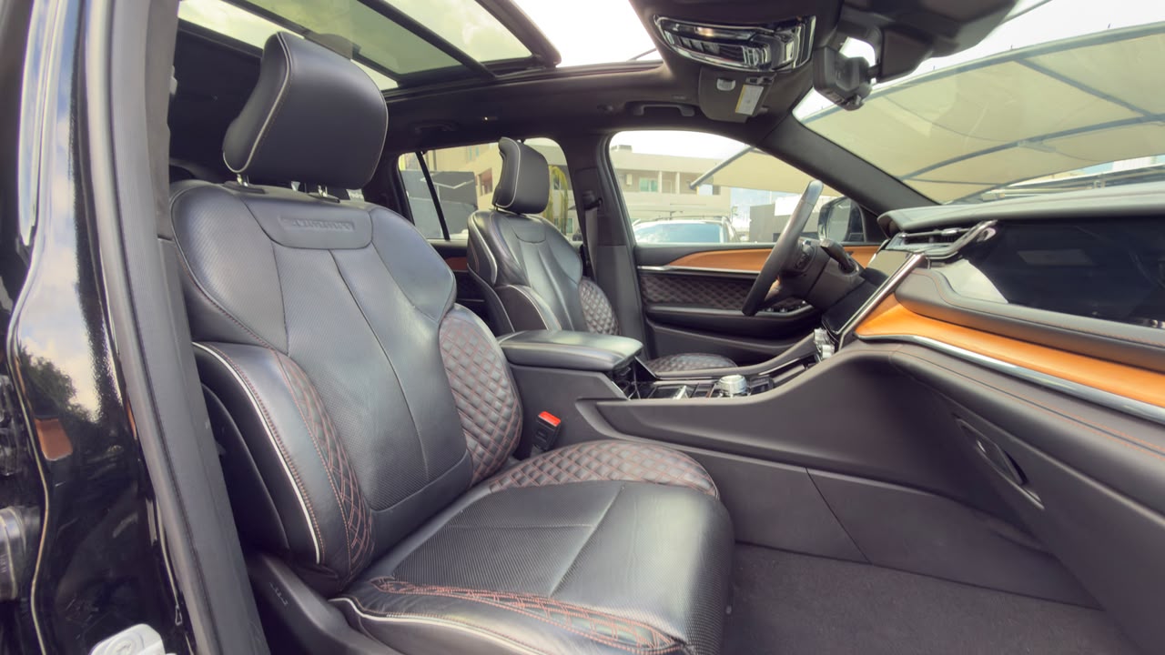 JEEP GRAND CHEROKEE SUMMIT 2023
