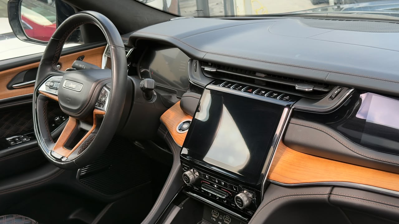 JEEP GRAND CHEROKEE SUMMIT 2023