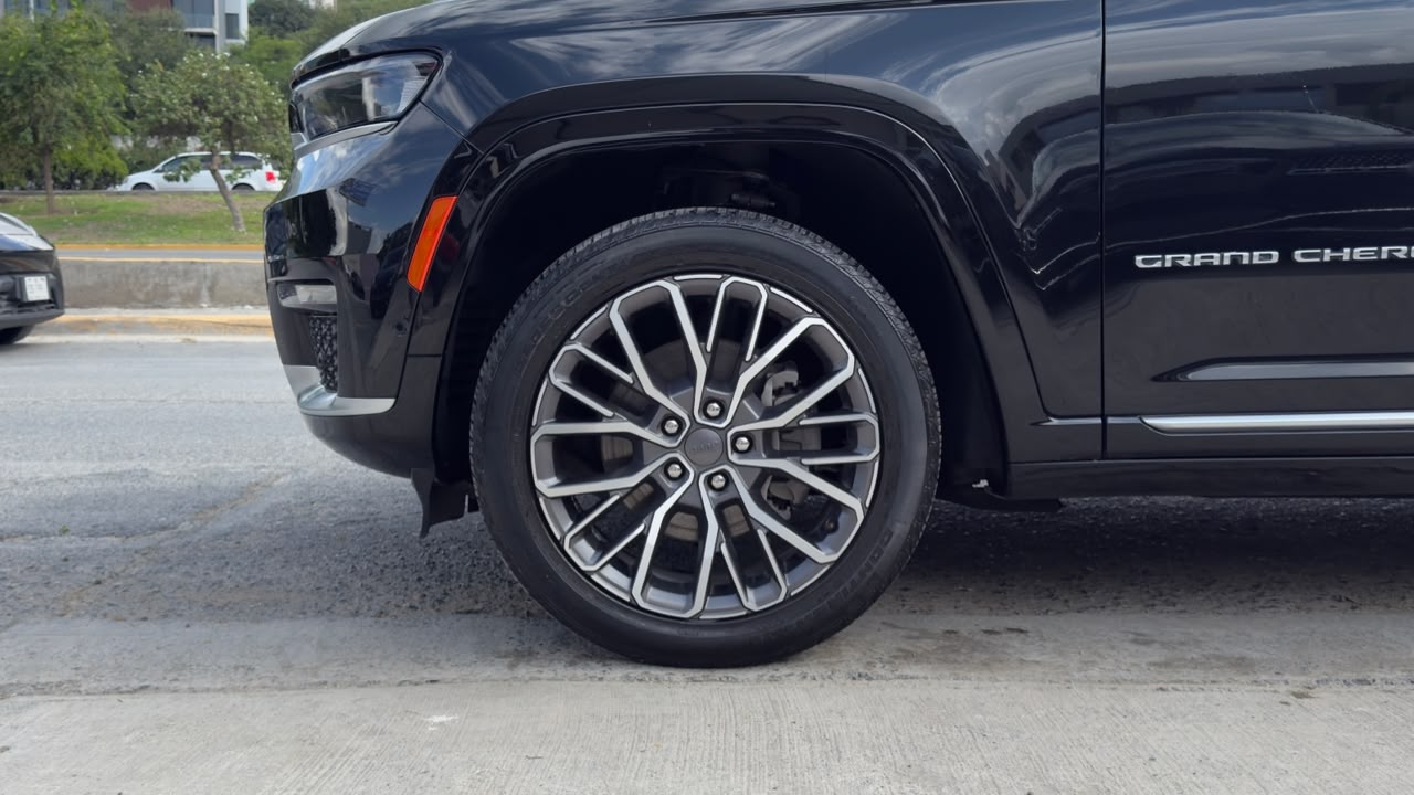 JEEP GRAND CHEROKEE SUMMIT 2023