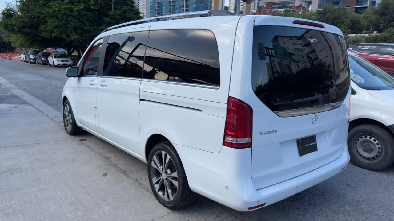 MERCEDES BENZ V220 AVANTGARDE 2017