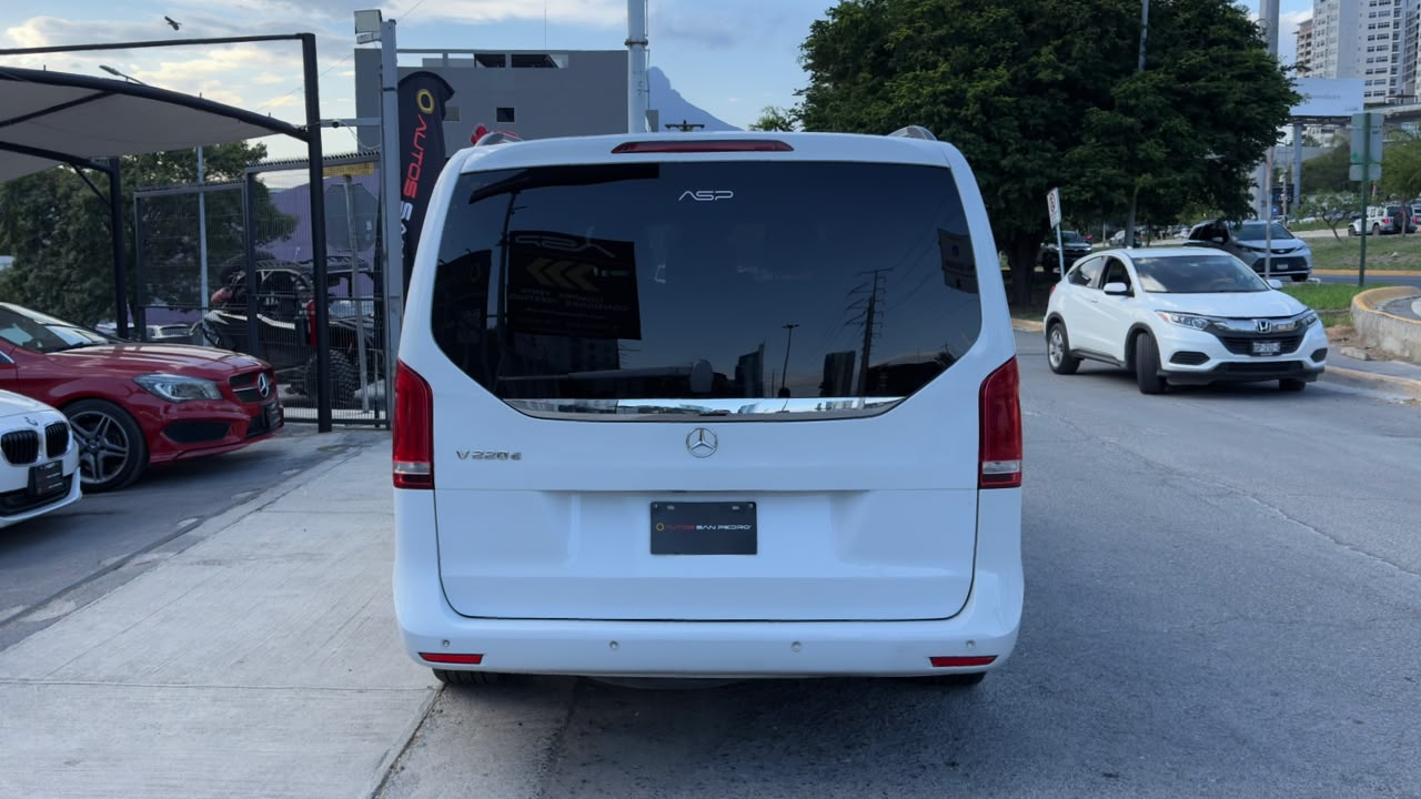MERCEDES BENZ V220 AVANTGARDE 2017