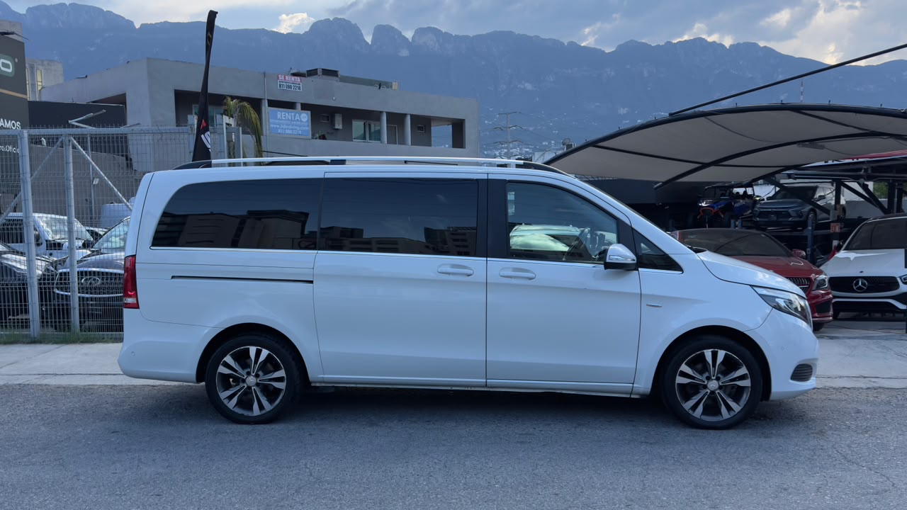 MERCEDES BENZ V220 AVANTGARDE 2017