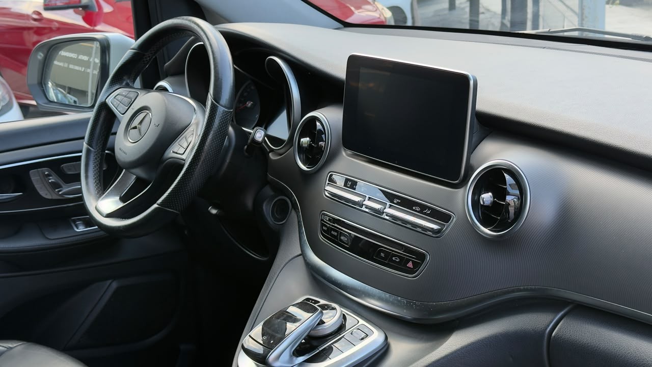 MERCEDES BENZ V220 AVANTGARDE 2017