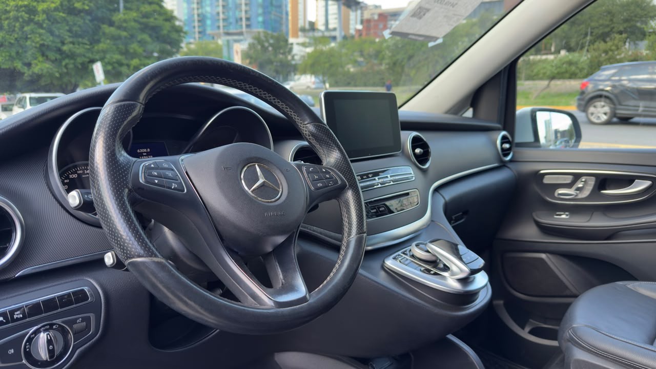 MERCEDES BENZ V220 AVANTGARDE 2017