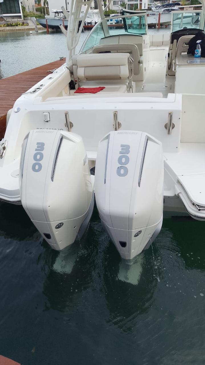 BOSTON WHALER 320 VANTAGE