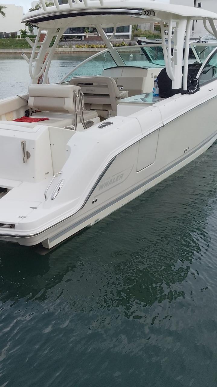 BOSTON WHALER 320 VANTAGE