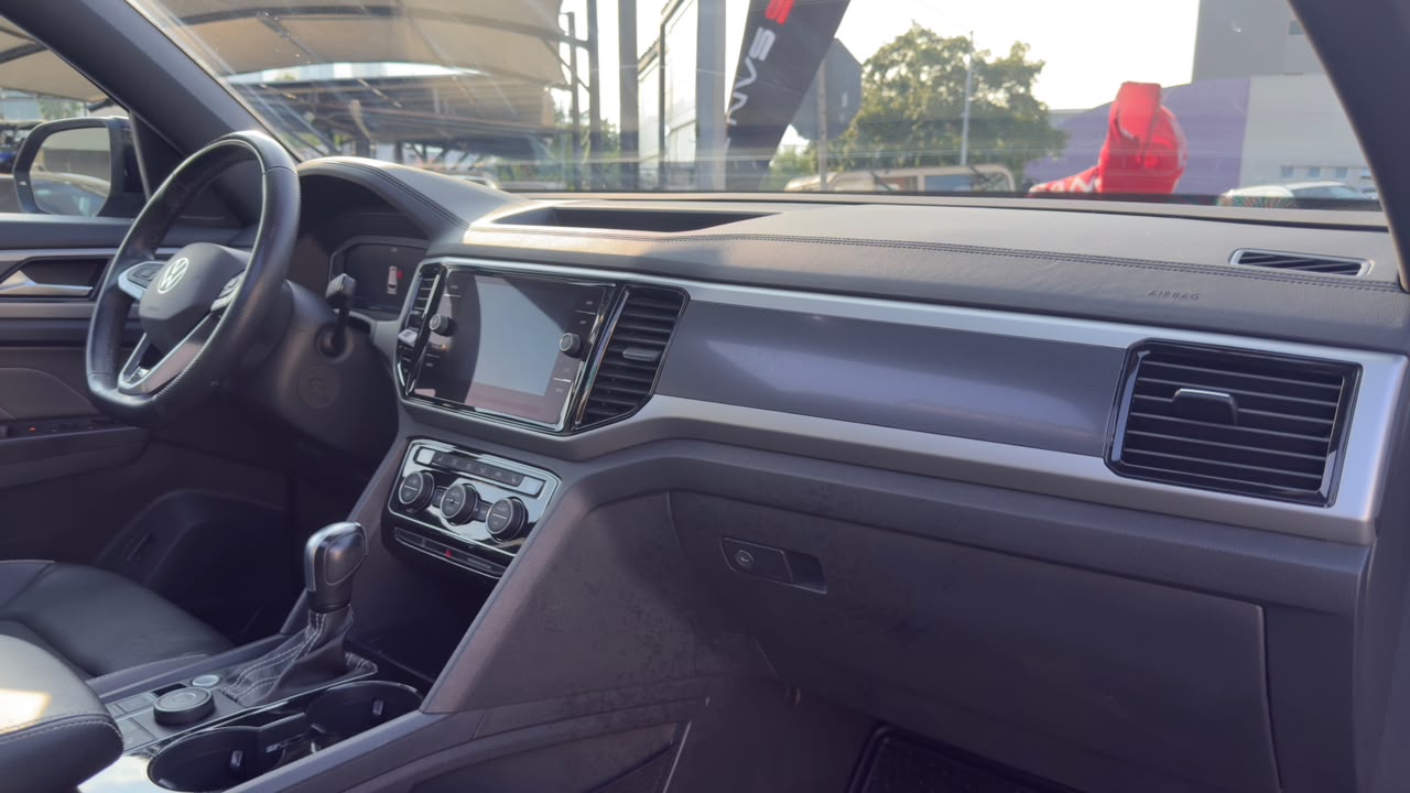 VOLKSWAGEN TERAMONT CROSS SPORT R-LINE 2022
