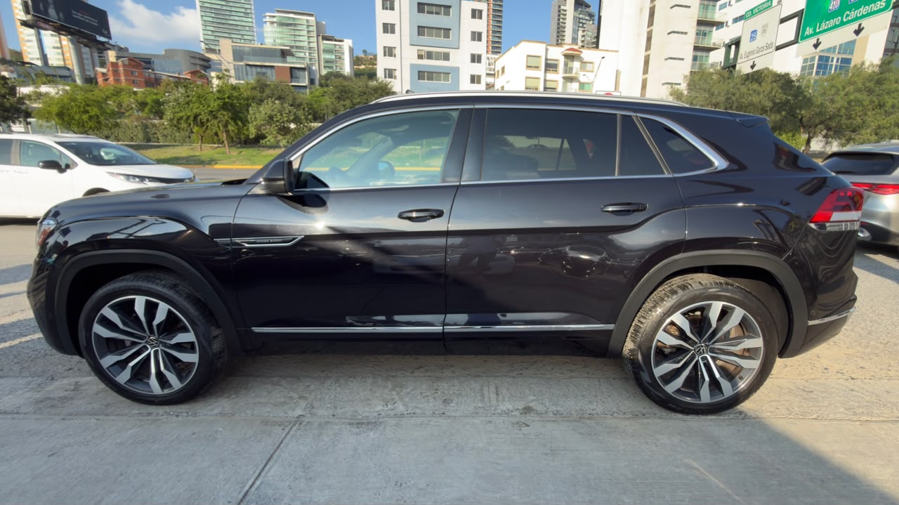 VOLKSWAGEN TERAMONT CROSS SPORT R-LINE 2022