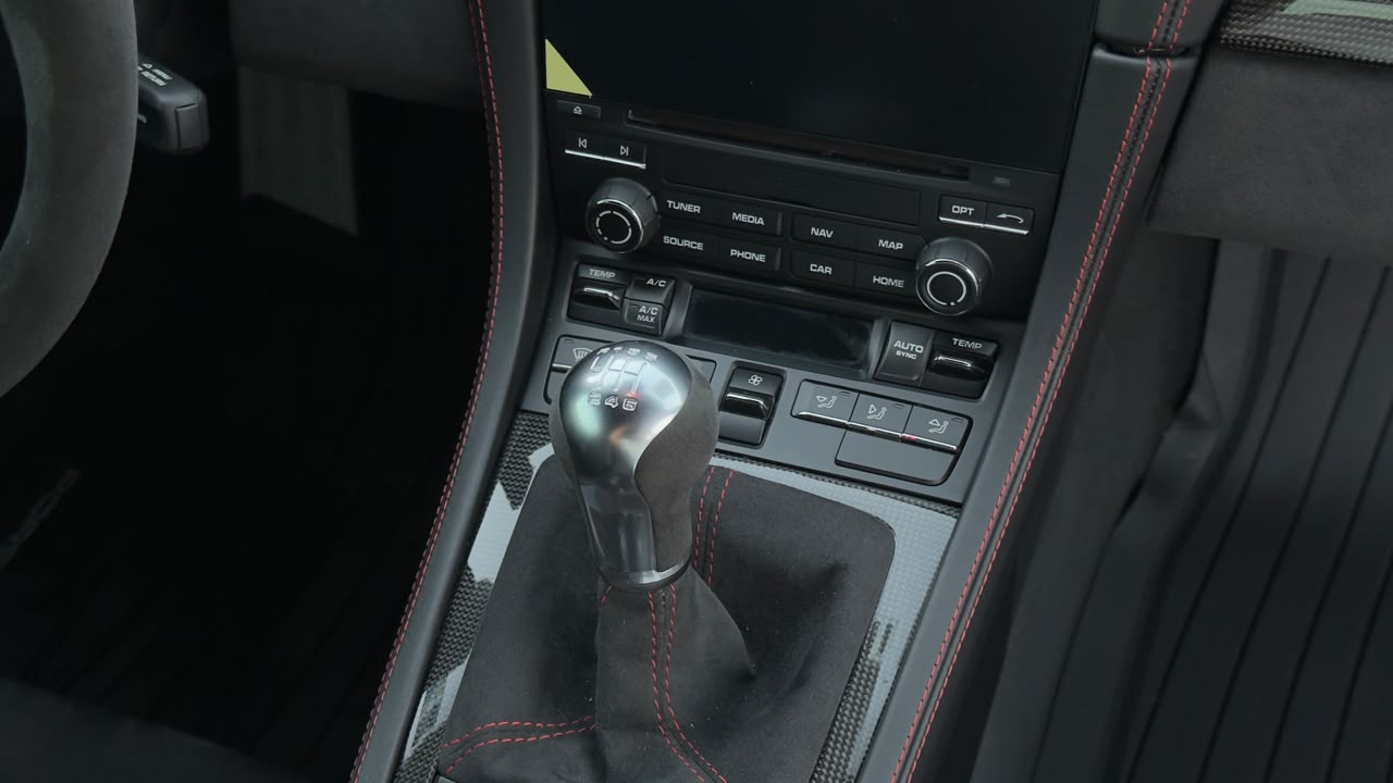 PORSCHE 718 CAYMAN GT4 2021