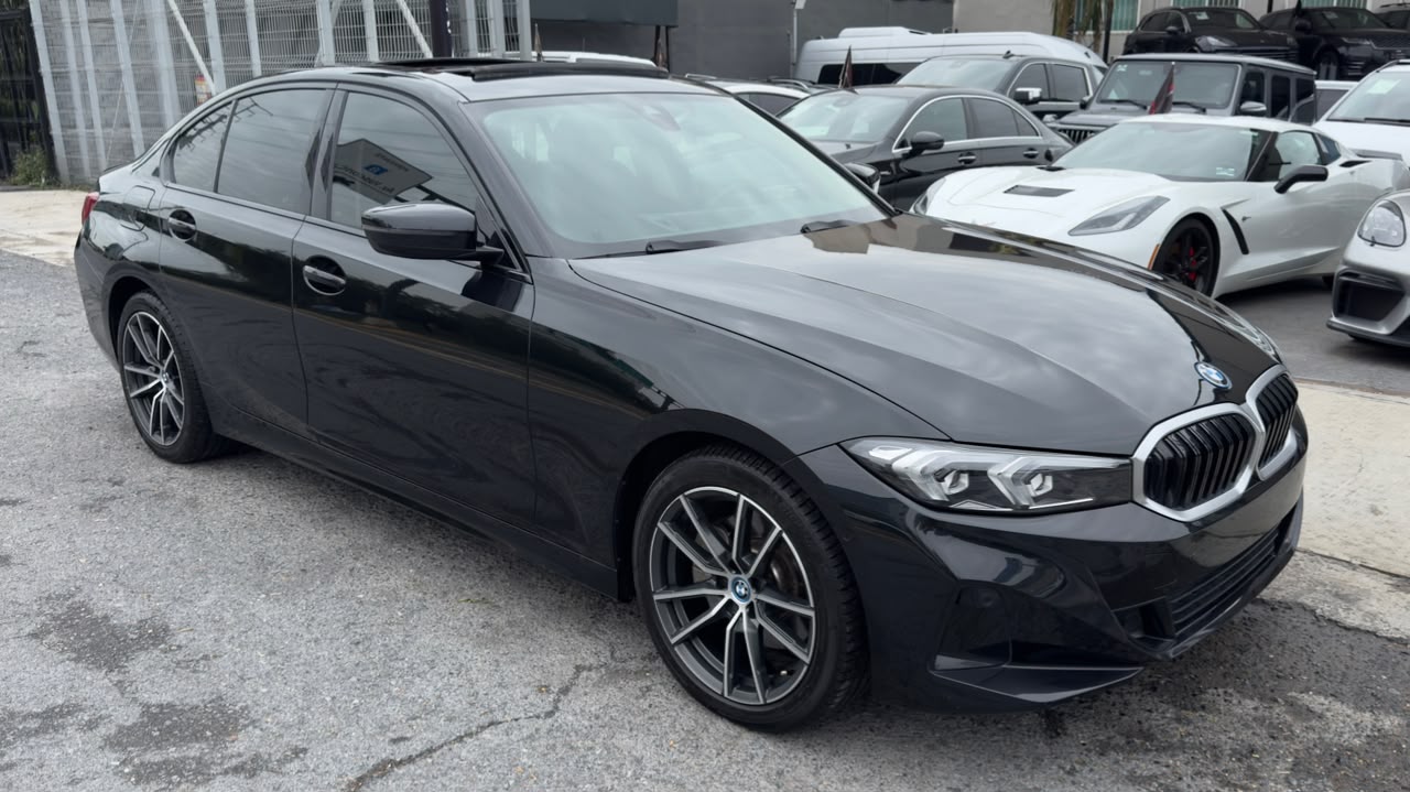 BMW 330E HYBRID 2024