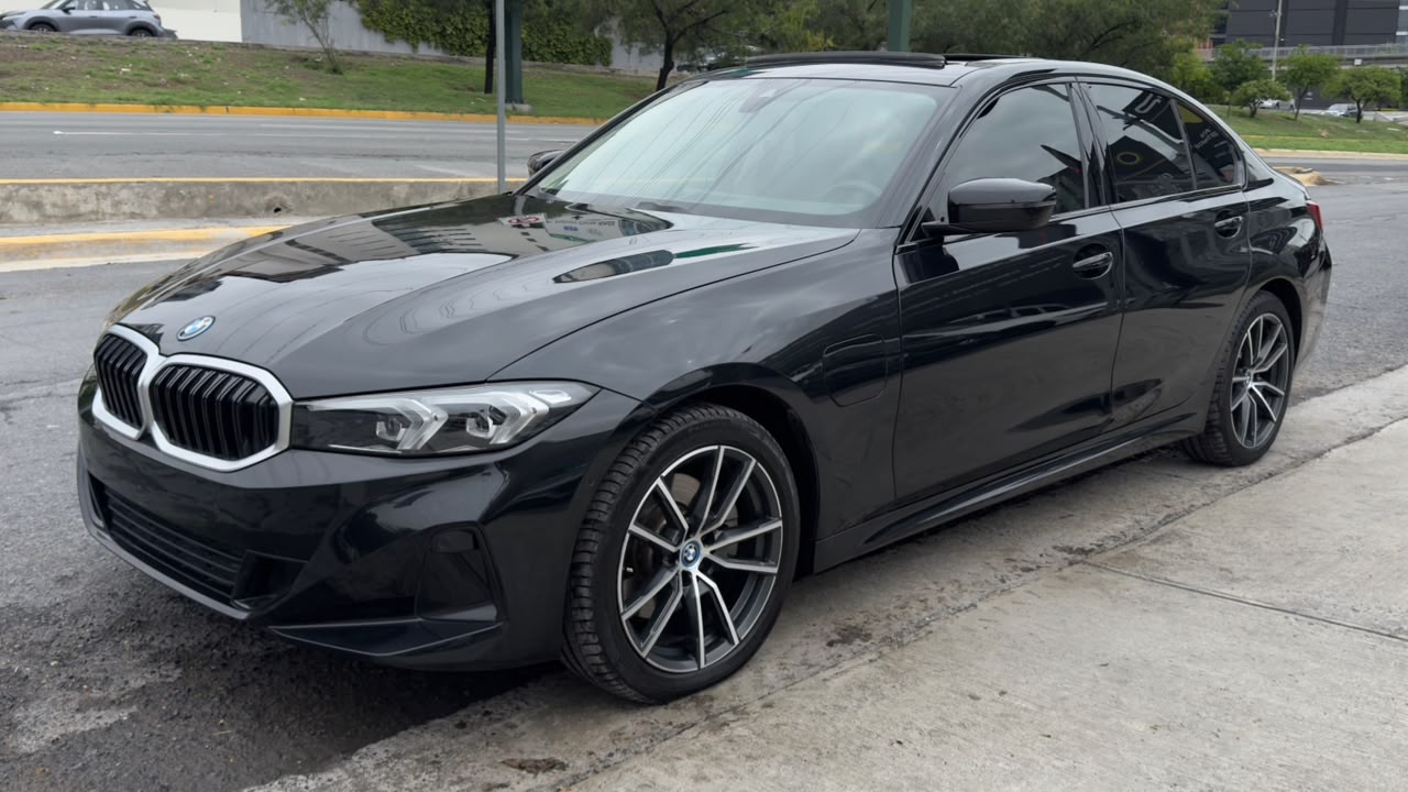 BMW 330E HYBRID 2024