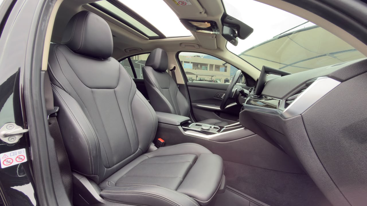 BMW 330E HYBRID 2024