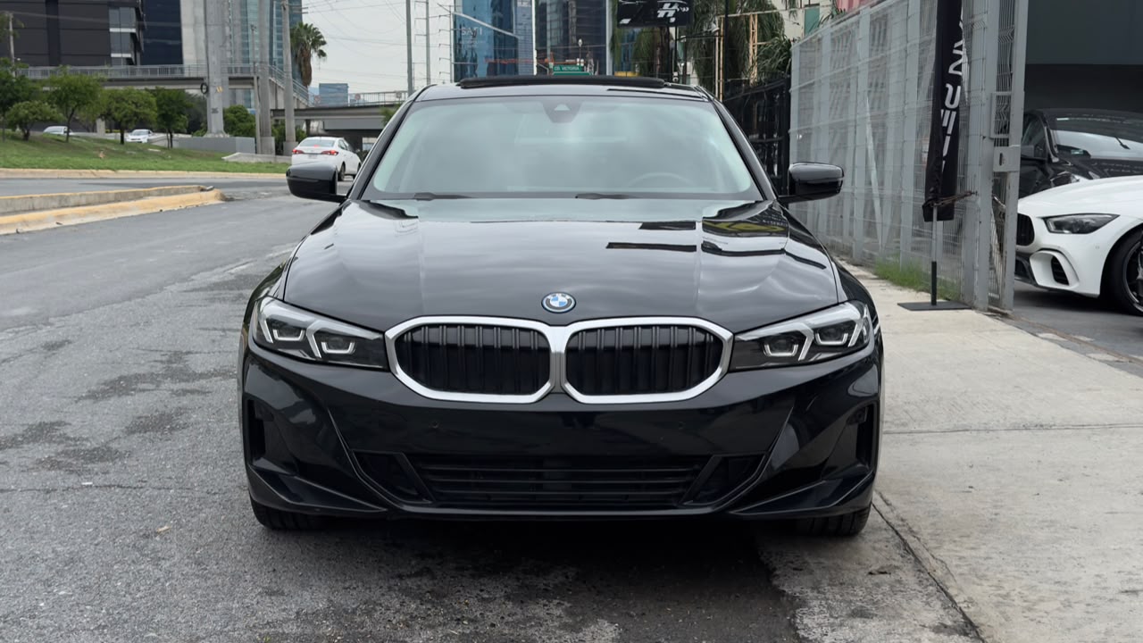 BMW 330E HYBRID 2024