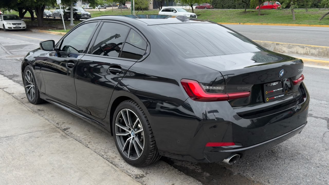 BMW 330E HYBRID 2024