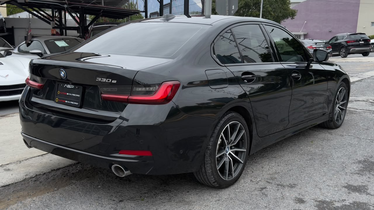 BMW 330E HYBRID 2024