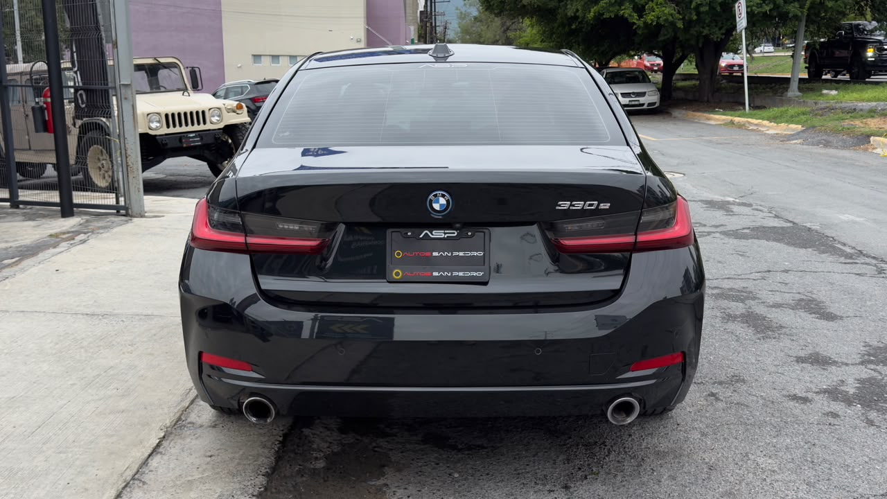 BMW 330E HYBRID 2024