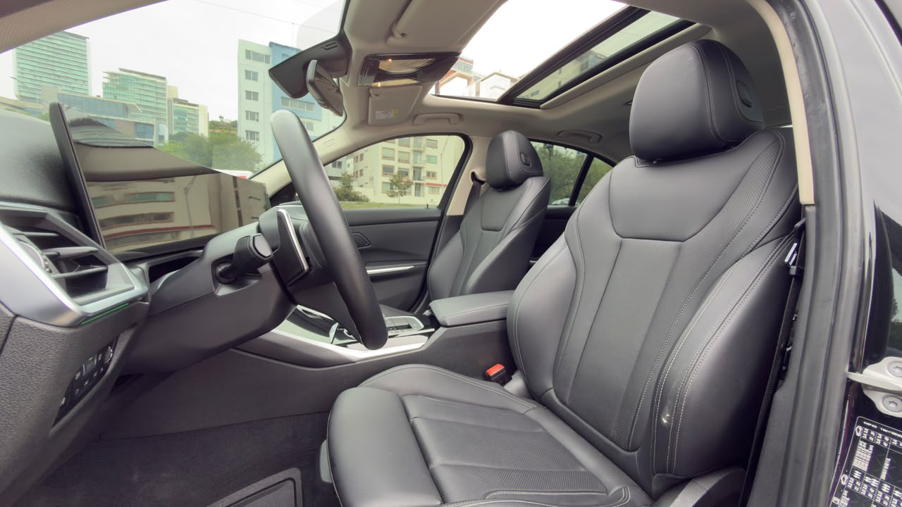 BMW 330E HYBRID 2024