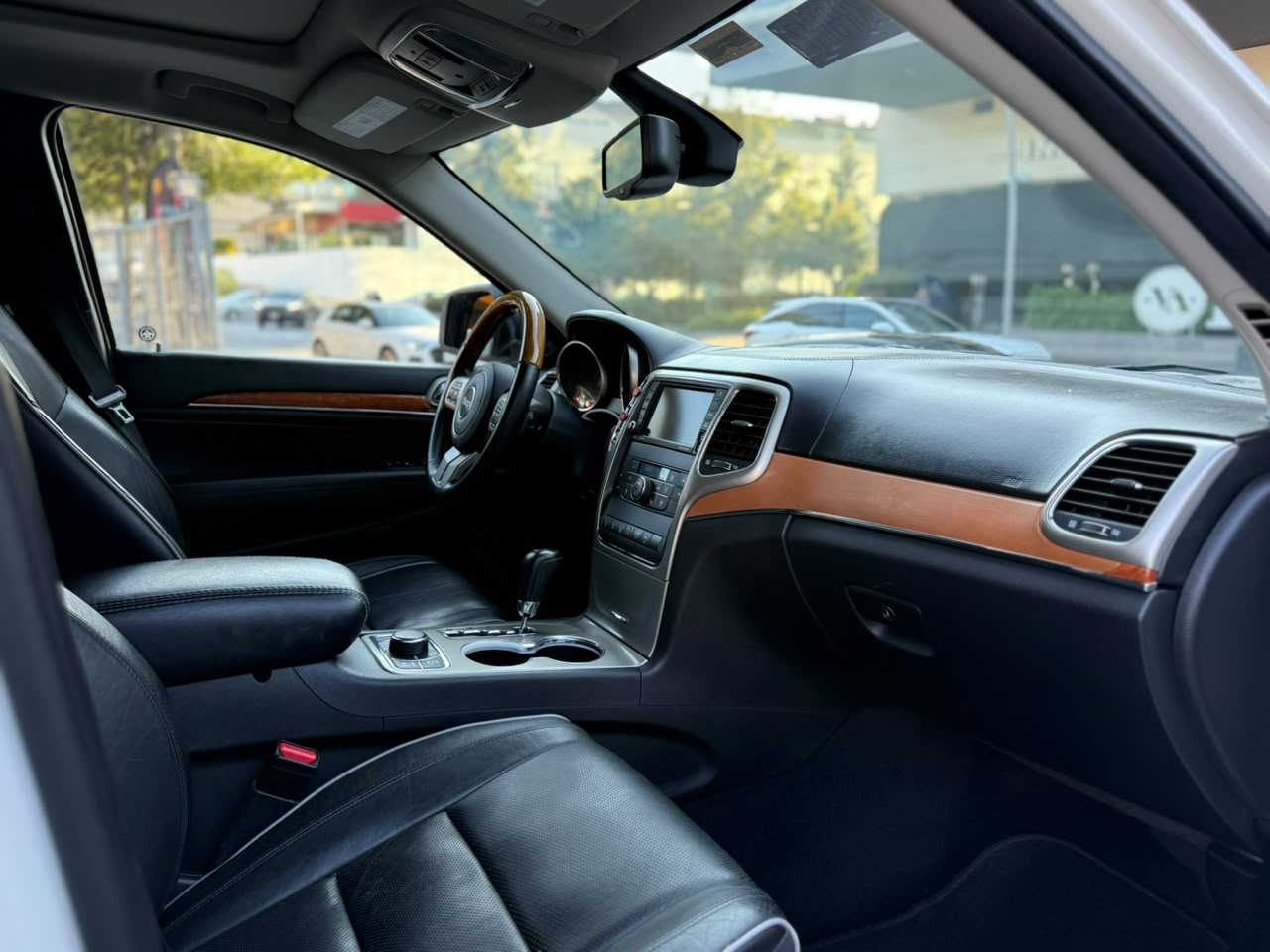 GRAND CHEROKEE OVERLAND