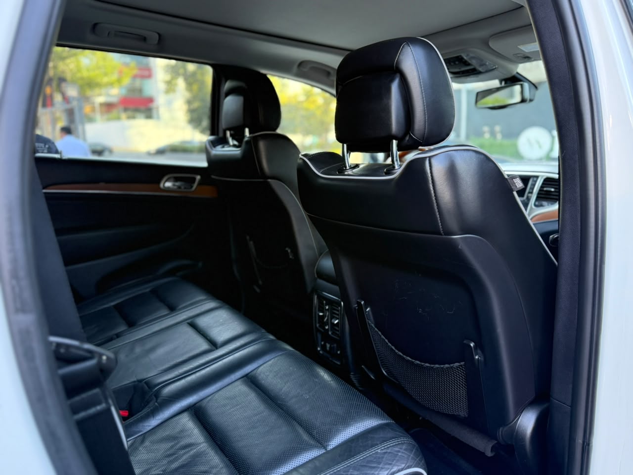 GRAND CHEROKEE OVERLAND