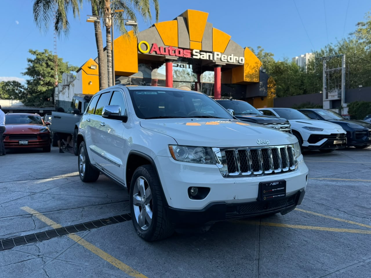 GRAND CHEROKEE OVERLAND