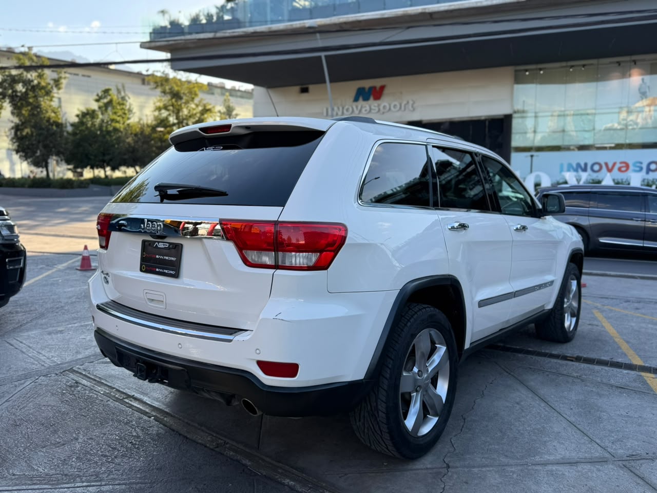GRAND CHEROKEE OVERLAND