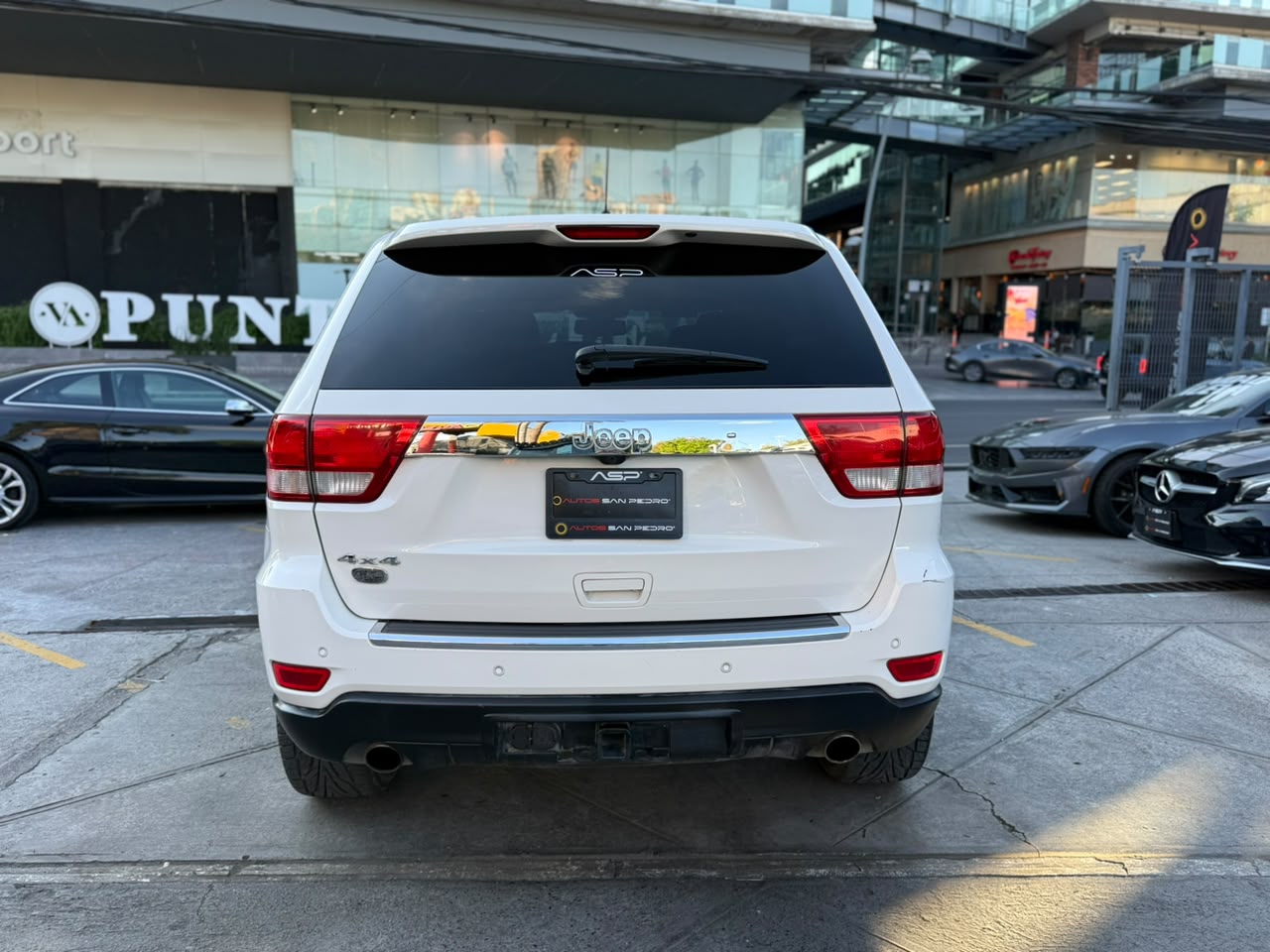 GRAND CHEROKEE OVERLAND