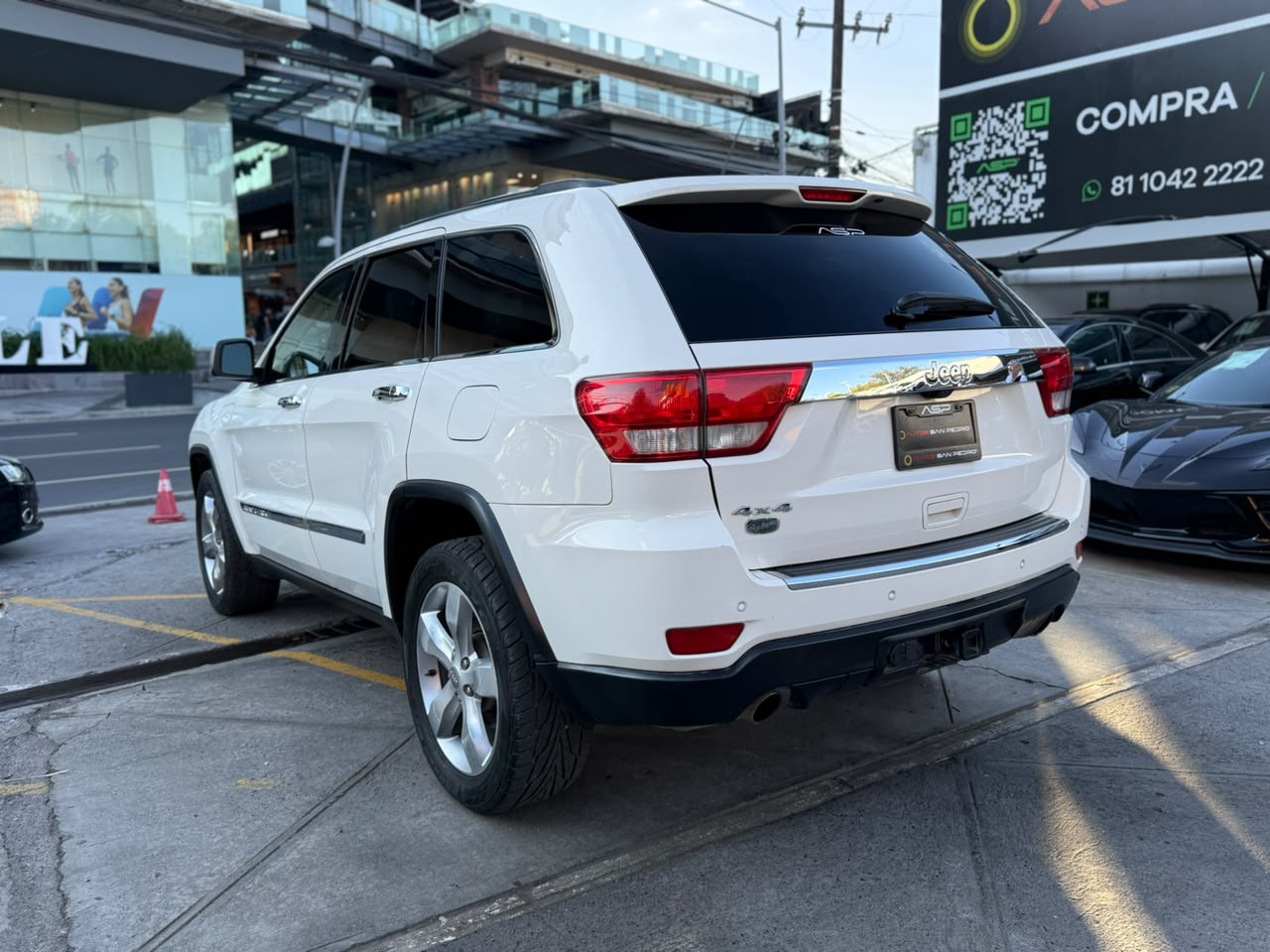GRAND CHEROKEE OVERLAND