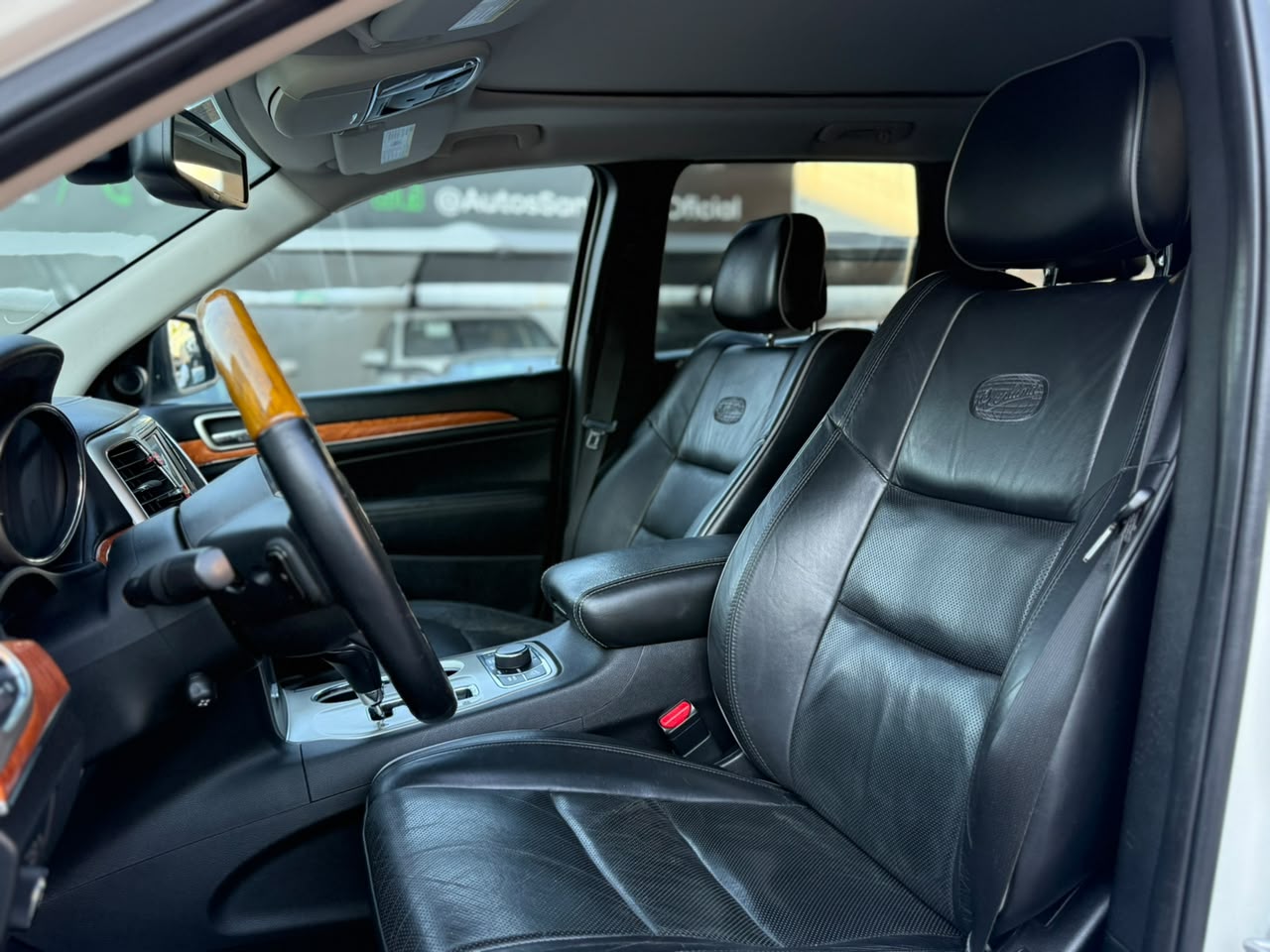 GRAND CHEROKEE OVERLAND