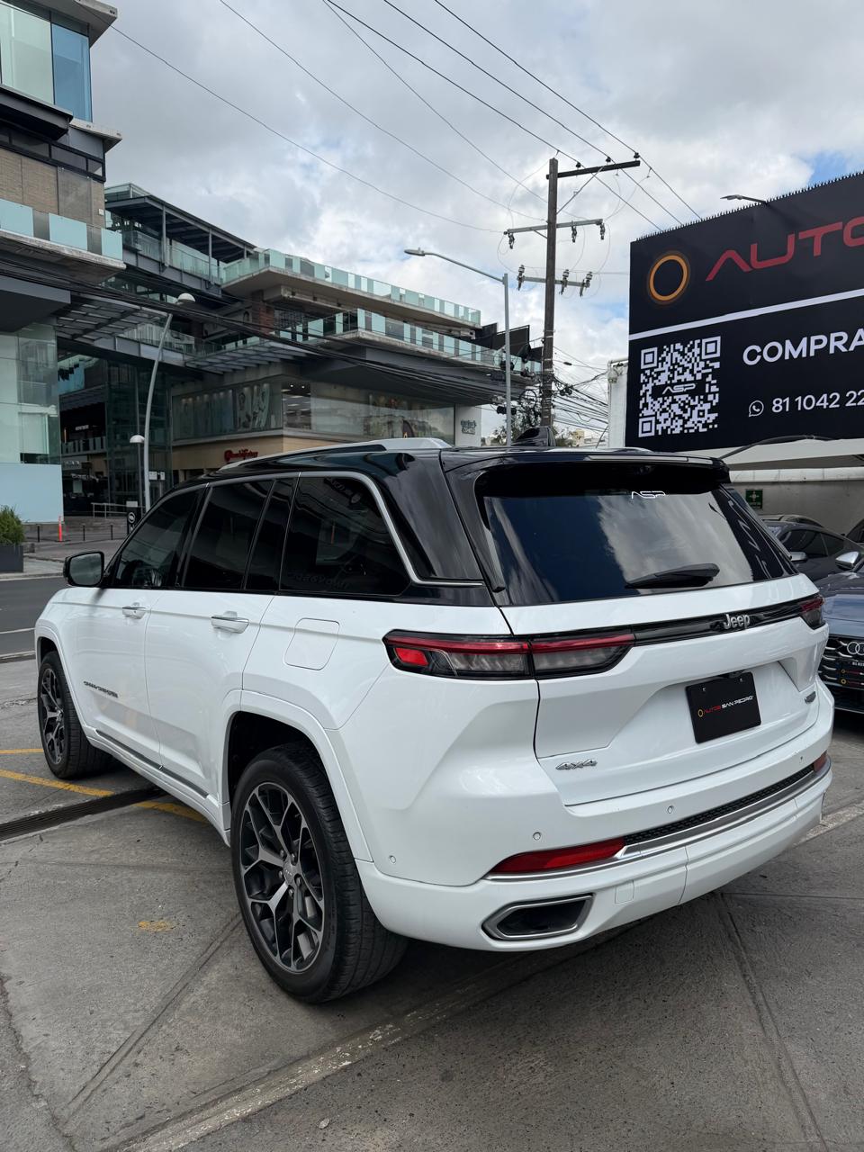 GRAND CHEROKEE SUMMIT 4X4