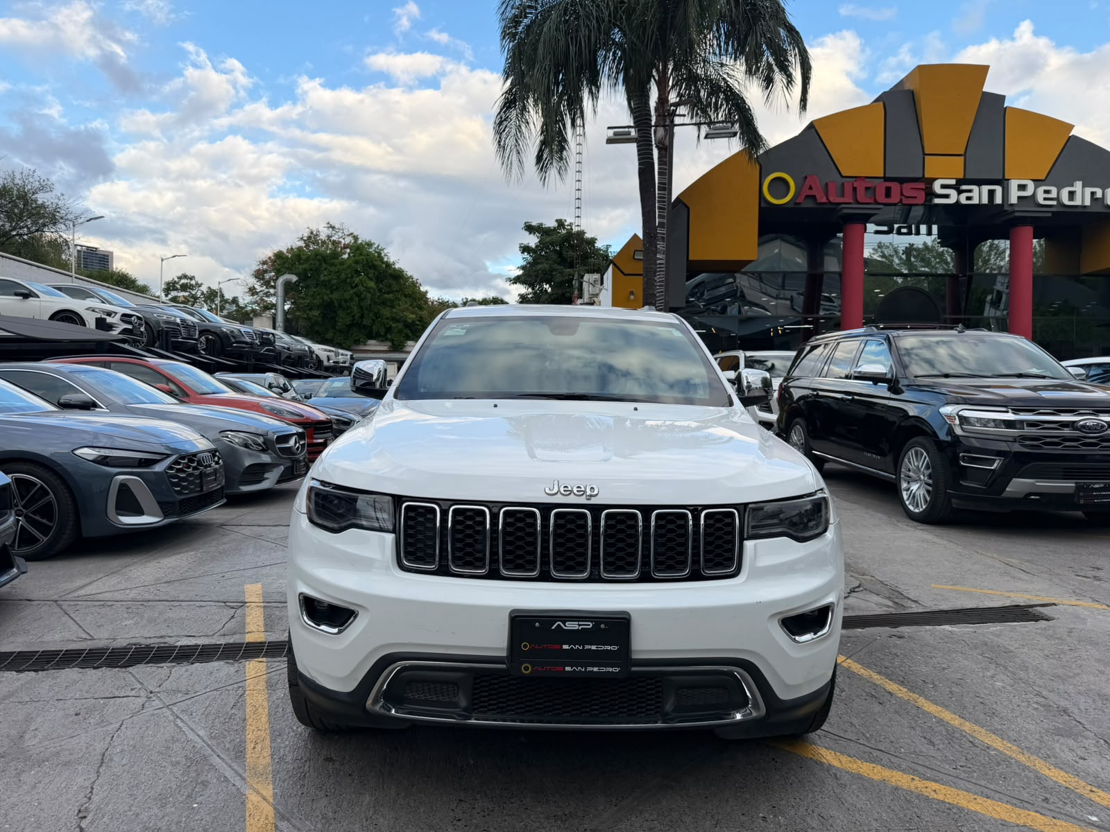 GRAND CHEROKEE LIMITED LUJO