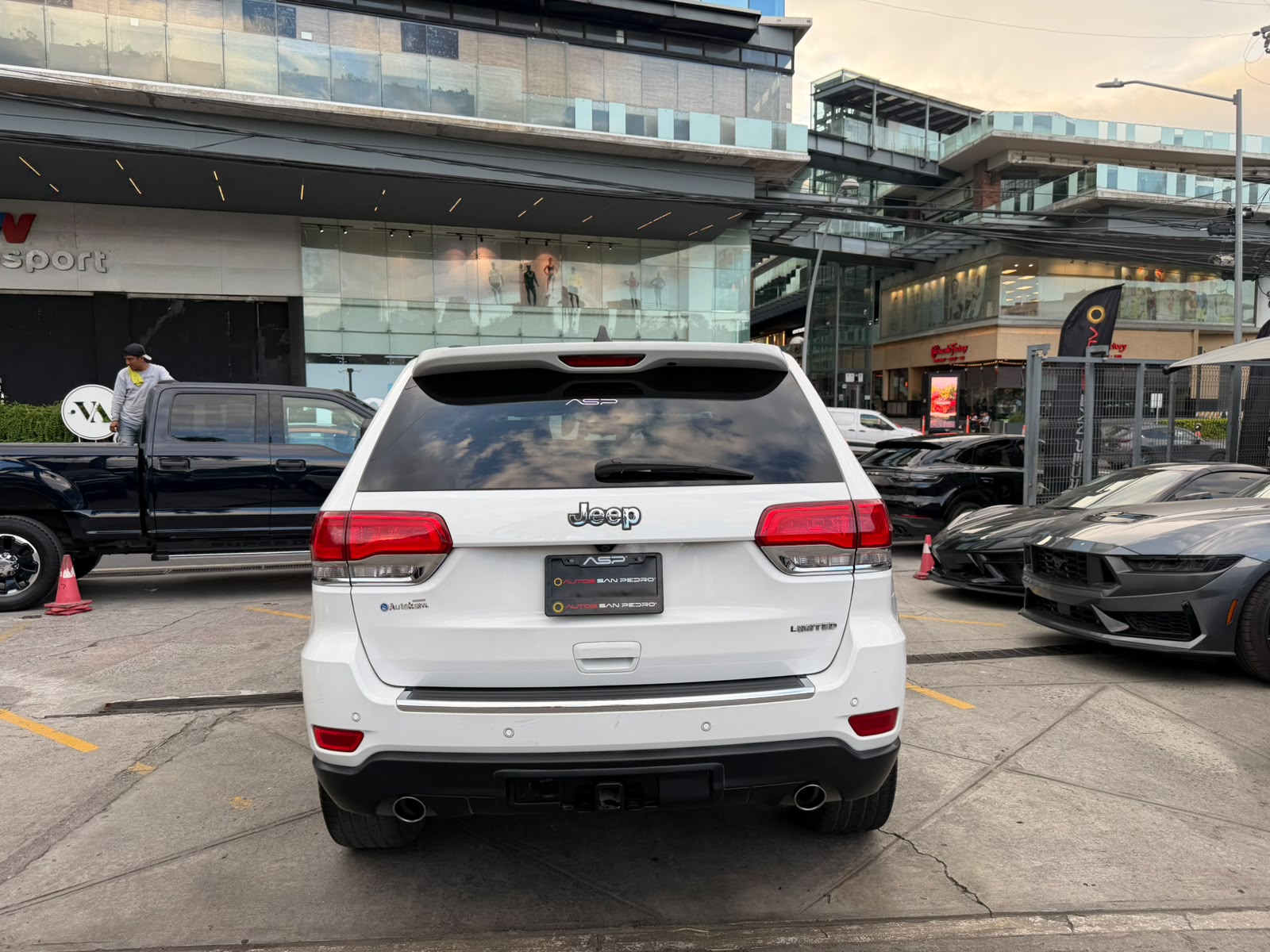 GRAND CHEROKEE LIMITED LUJO