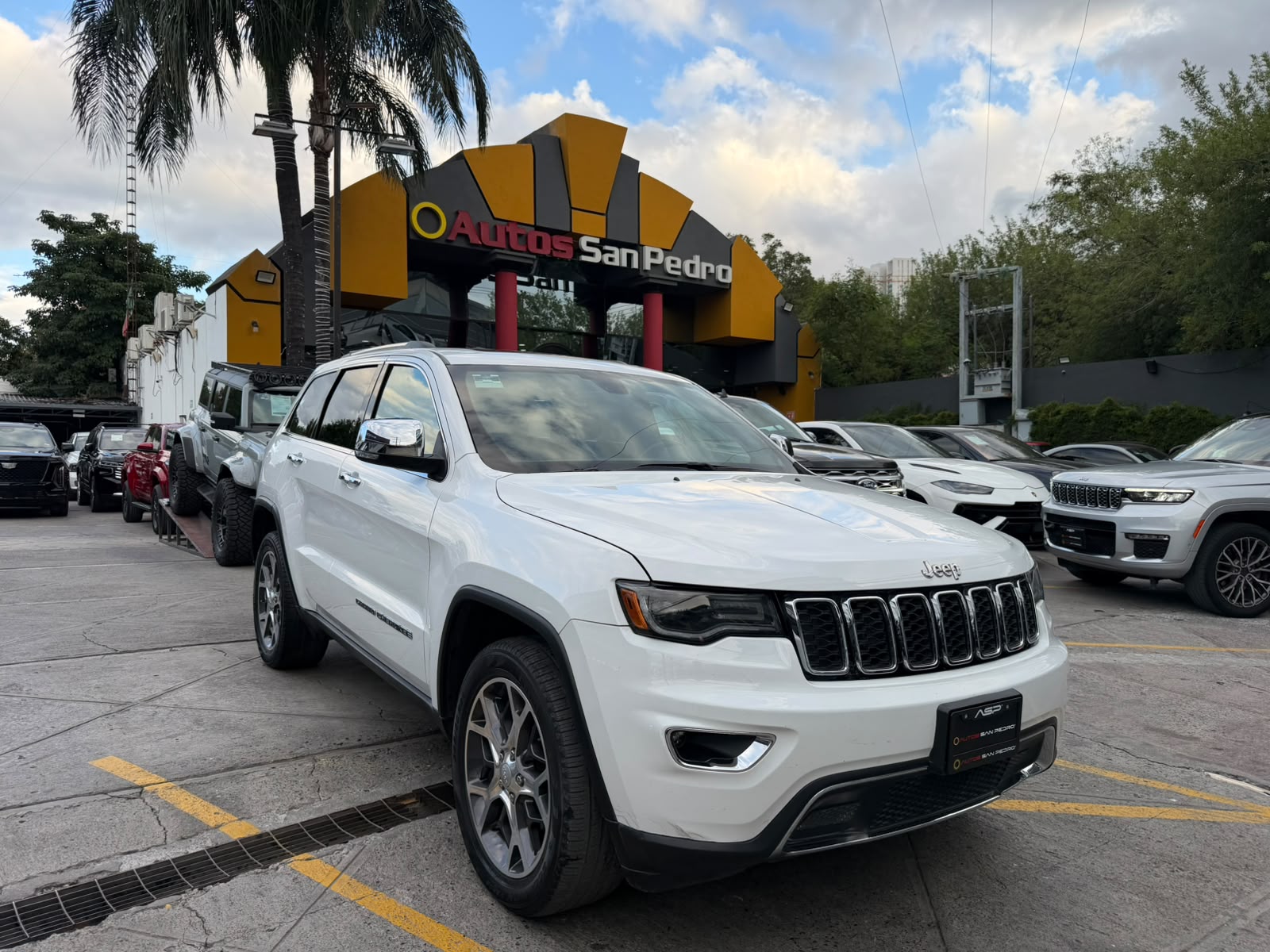 GRAND CHEROKEE LIMITED LUJO