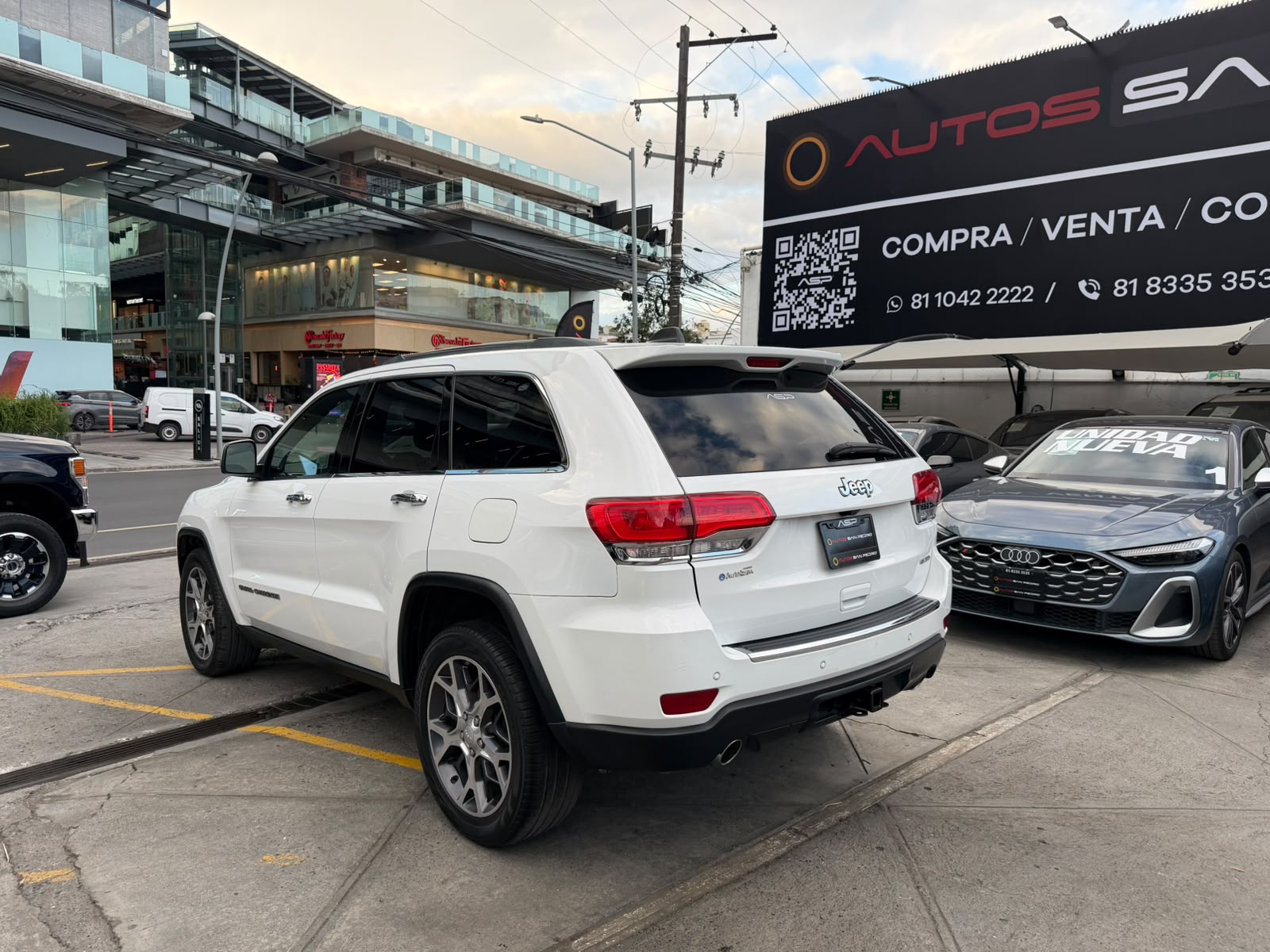 GRAND CHEROKEE LIMITED LUJO