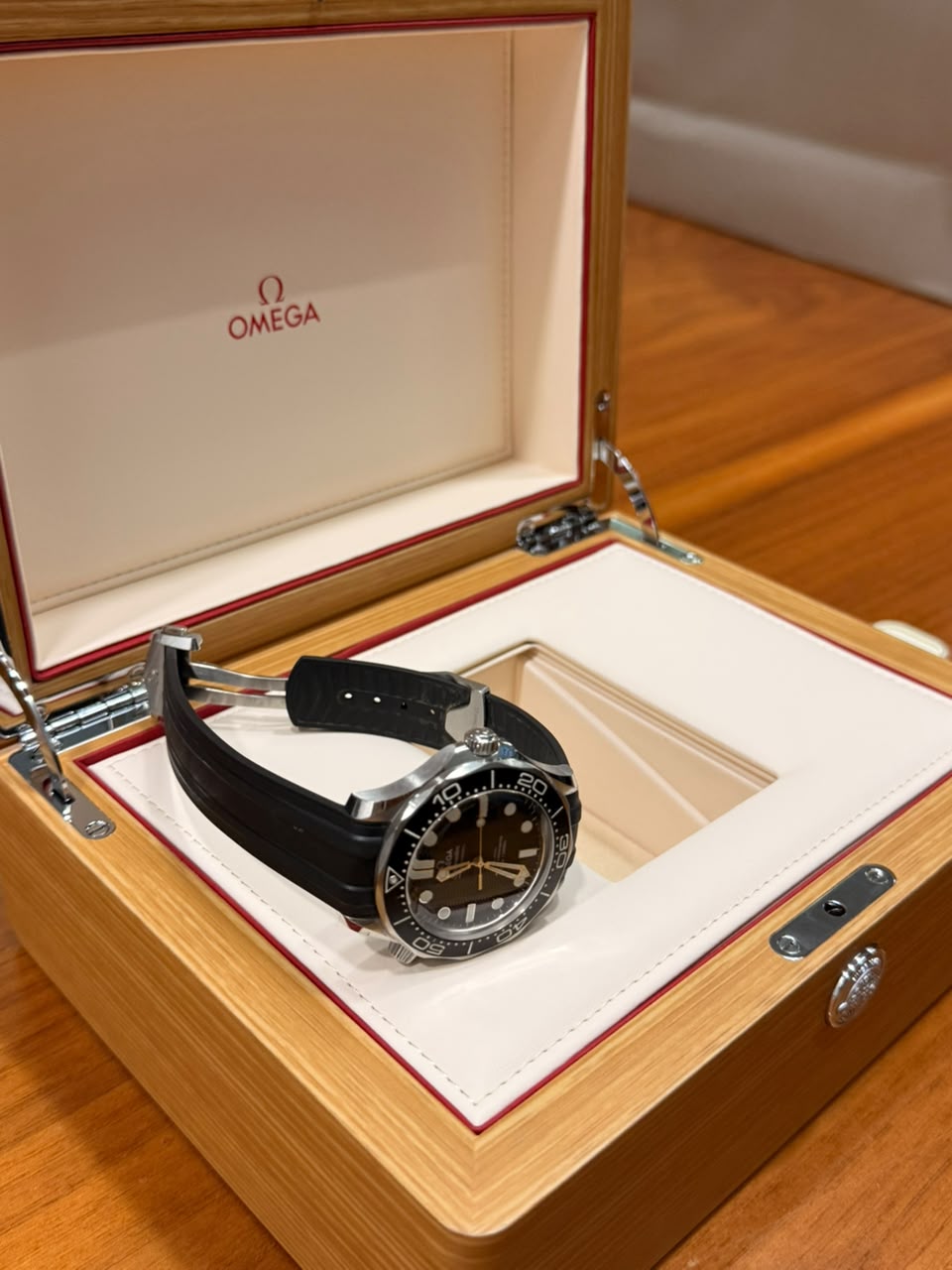 OMEGA SEAMASTER DIVER 300M